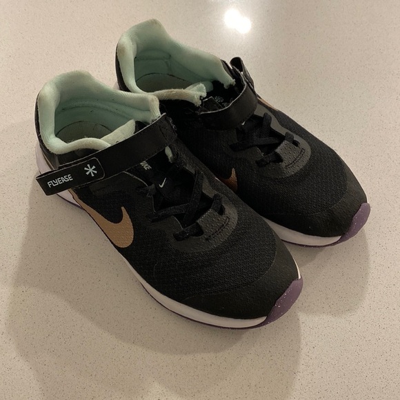 Nike Youth Flyease Adaptive Athletic Shoes Size 3 - Picture 1 of 11